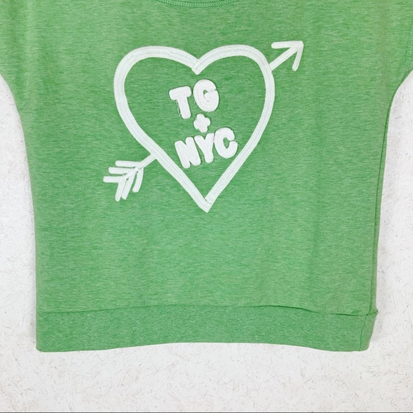 Tommy Girl NYC heart arrow keyhole back crop top - Picture 2 of 8